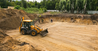 Разработка котлована Шебекино стоимость за от 564 руб. м3 - заказать работы по копке и рытью котлованов | траншей